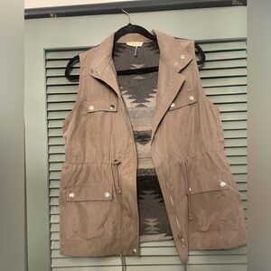 Women’s Aztec Utility Vest Size M
